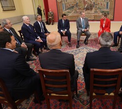 Audiencia de Su Majestad el Rey a los miembros del Comité de Honor y principales responsables de la Federación Española de Baloncesto, con ocasión de 